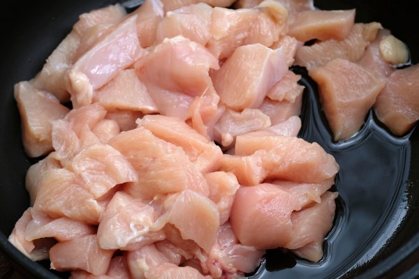 Chicken Boneless Chunks (10gm to 15gm per piece)